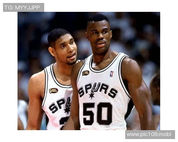 萨瑟右路突分 邓肯·罗宾逊命中3+1